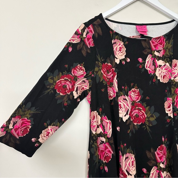 Torrid x Betsey Johnson Floral Ponte Skater Dress With Back Cutout - Picture 4 of 12